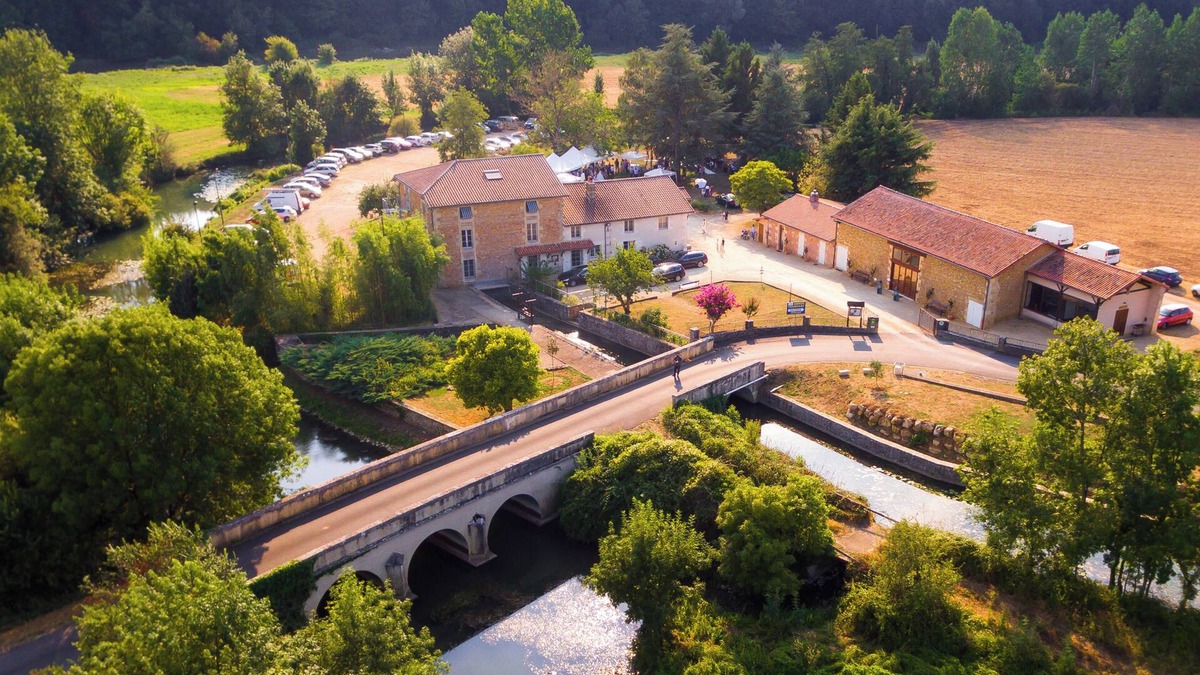 Marnay House | Group gîte sleeps 32 between Paris and Bordeaux
