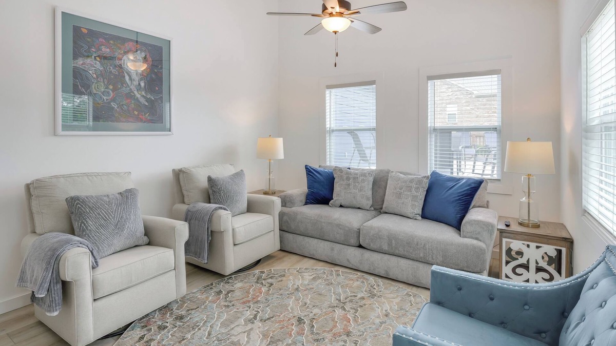 Fayetteville House | Group Getaway: Lakefront Retreat in Fayetteville!