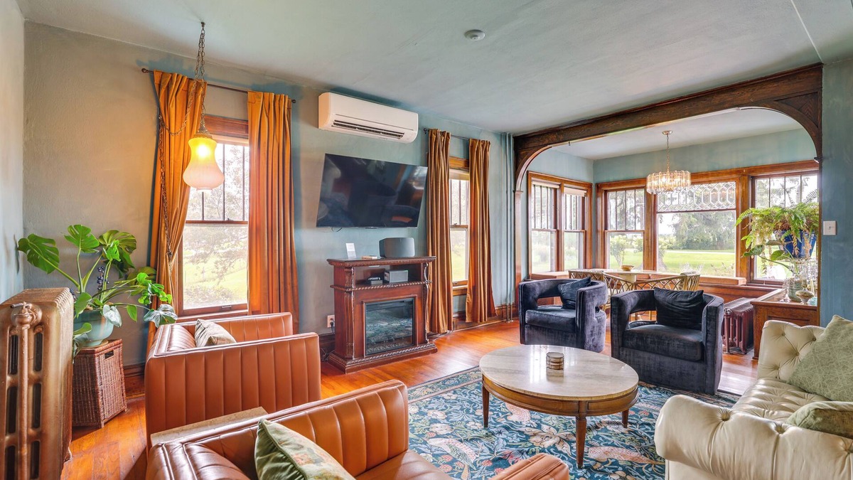 Mount Horeb House | Group Getaway: Luxe Farmhouse in Mt Horeb!