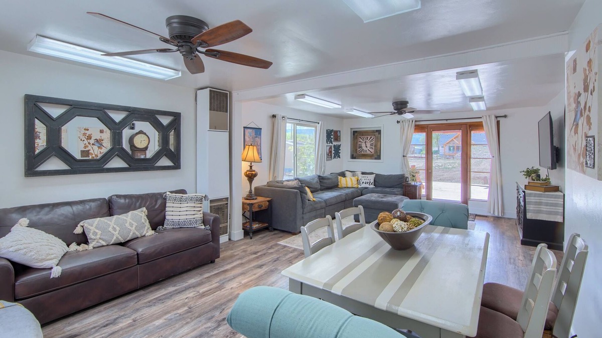 Circleville House | Group Getaway w/Mtn Views: Home in Circleville!
