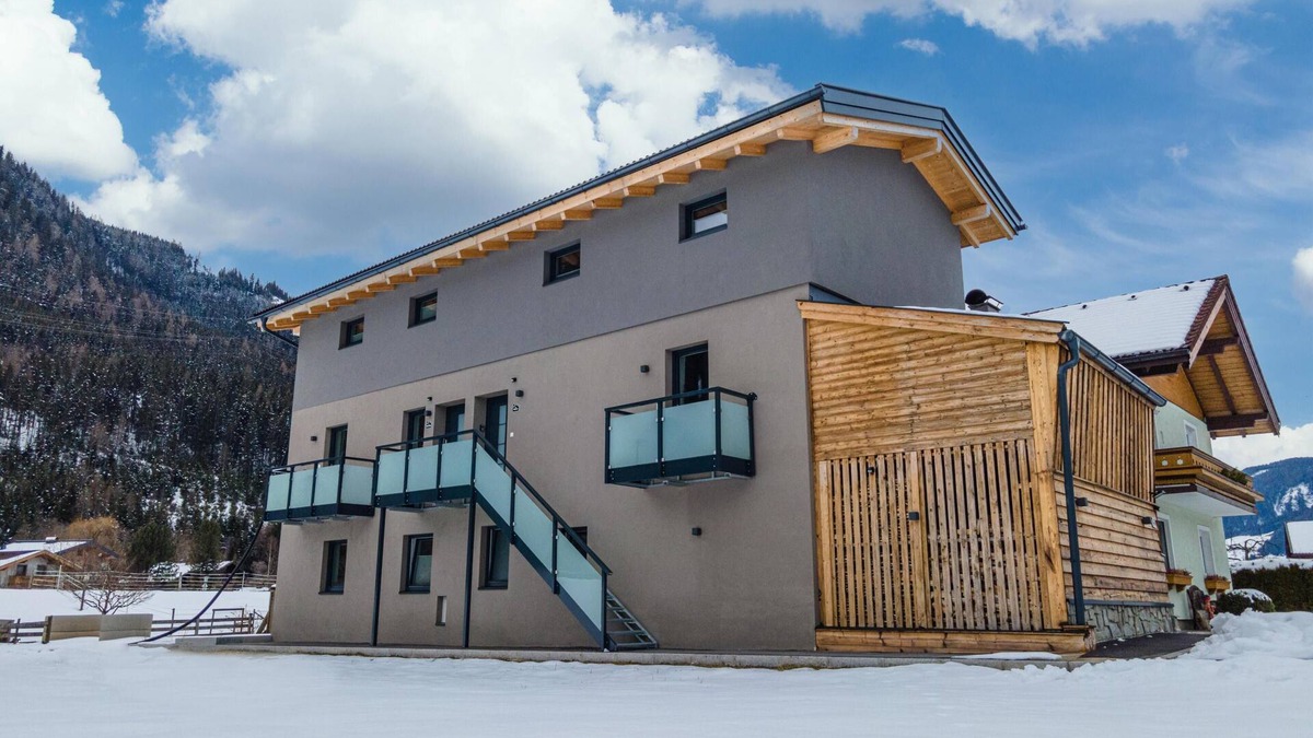 Muhlbach im Pinzgau House | Group home of 3 apartments near the ski lift