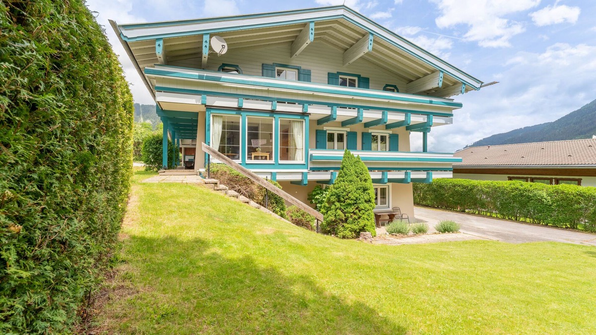 Oberkrimml Ski Chalet | Group house overlooking the waterfalls