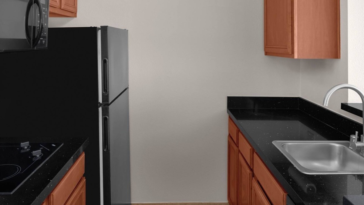 The East Side Hotel | Group Stay – 3 Suites w/Kitchen, Living Area & Daily Treats!