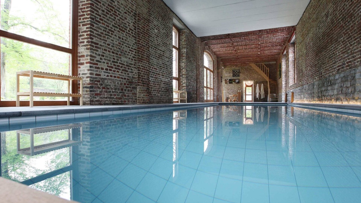 Wanze House | Group Villa With Pool & Sauna