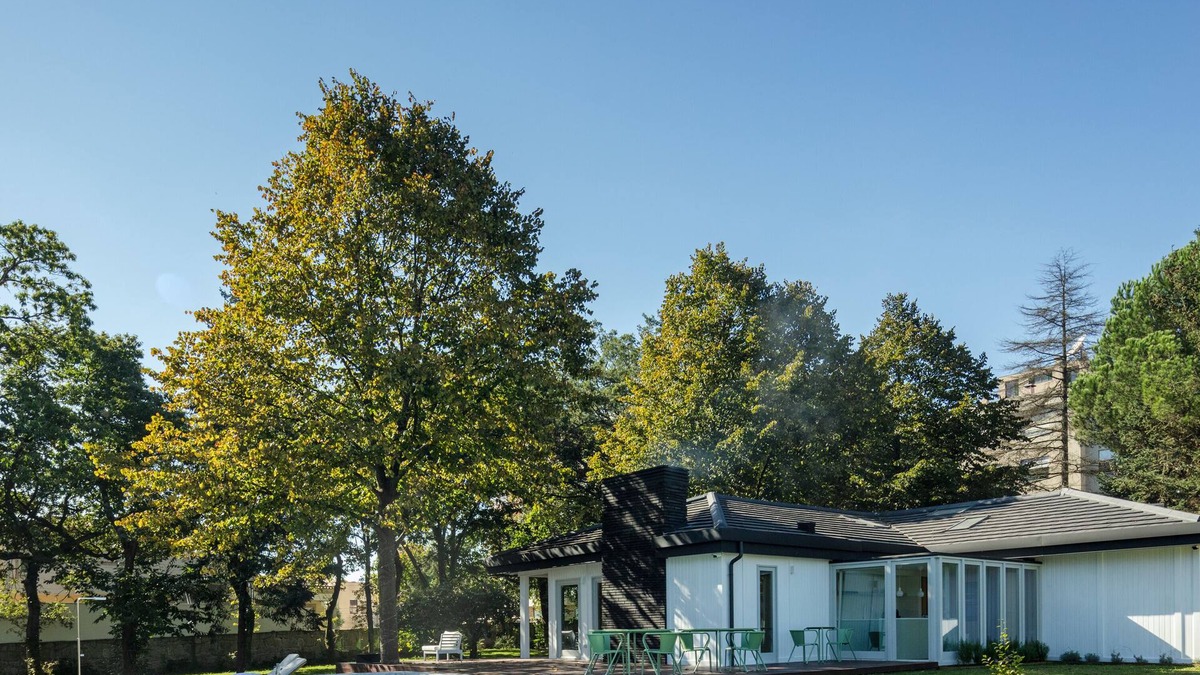 Maia House | Groups-friendly
