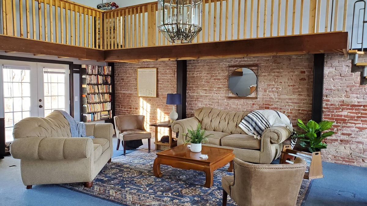 Dexter House | Grouse Valley Lodge perfect for large groups. 50 minutes from Pioneer Woman.