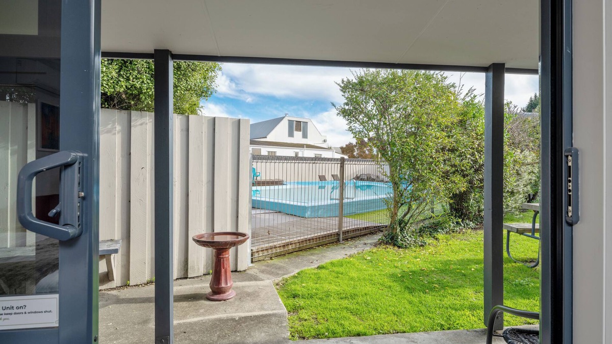 Blenheim Cabin | Grove Park Motor Lodge