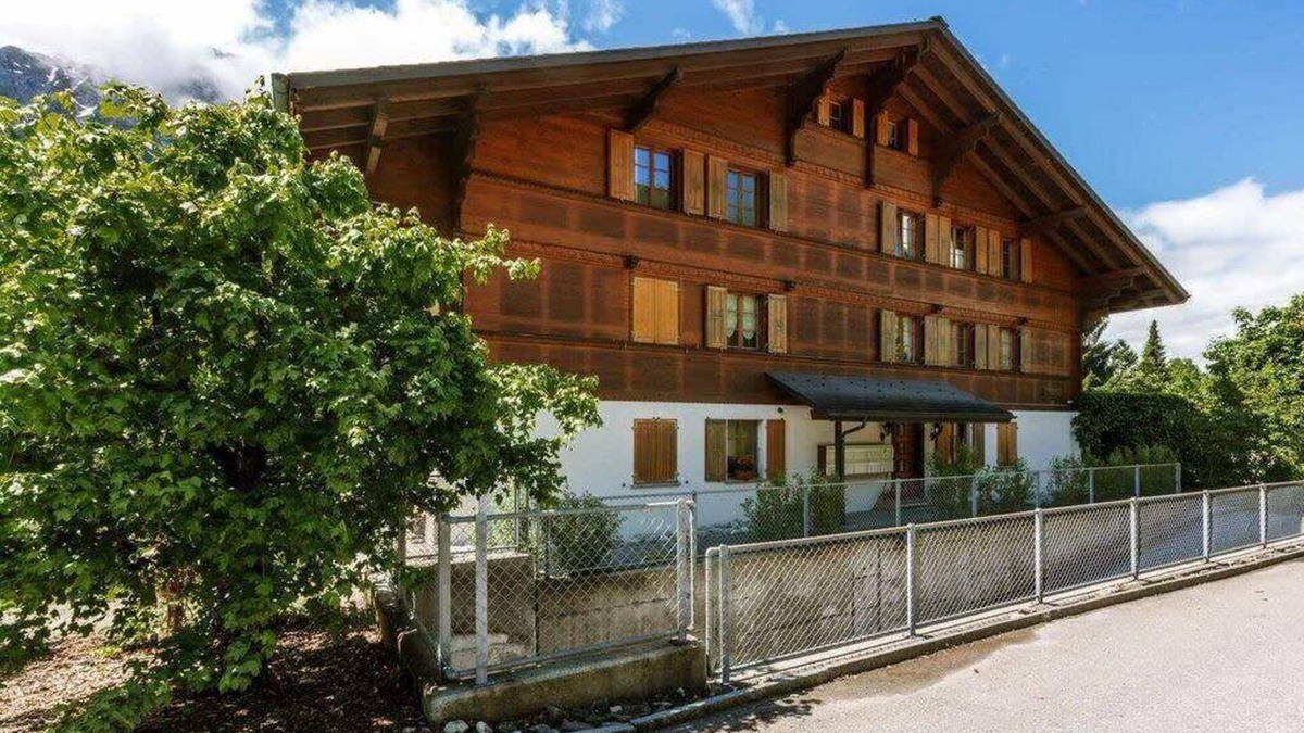 Rougemont Apartment | Gstaad - Cozy Spacious Flat Right in the Village
