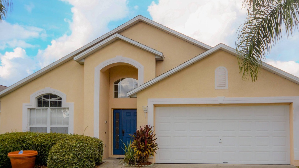 Lake Berkley House | Guard-Gated Resort:Private Pool & Free Wi-Fi!