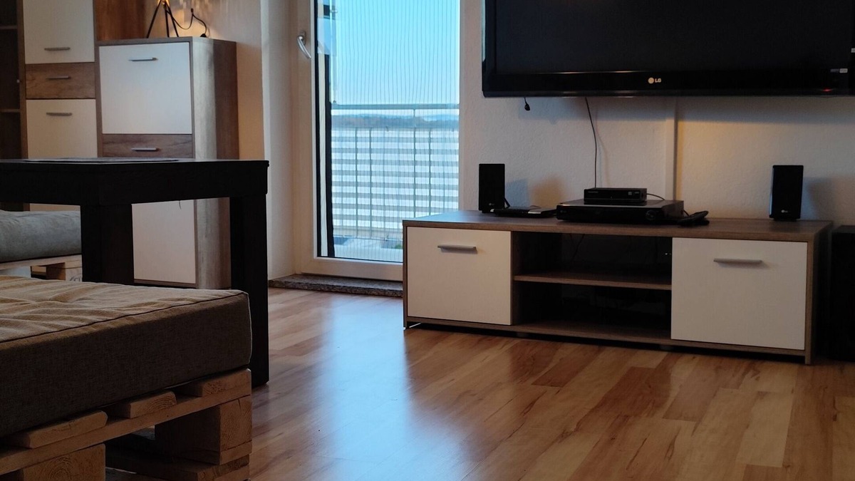 Zwickau Apartment | Guest and vacation apartment Gläser Zwickau, 54 m² with balcony and beautiful view