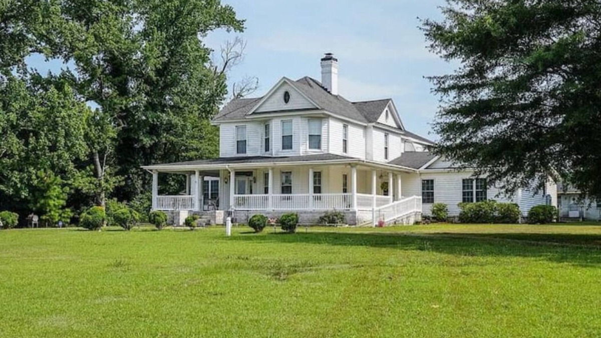 South Rosemary House | Guest apartment at Historic home on 30 acres only minutes from Lake Gaston