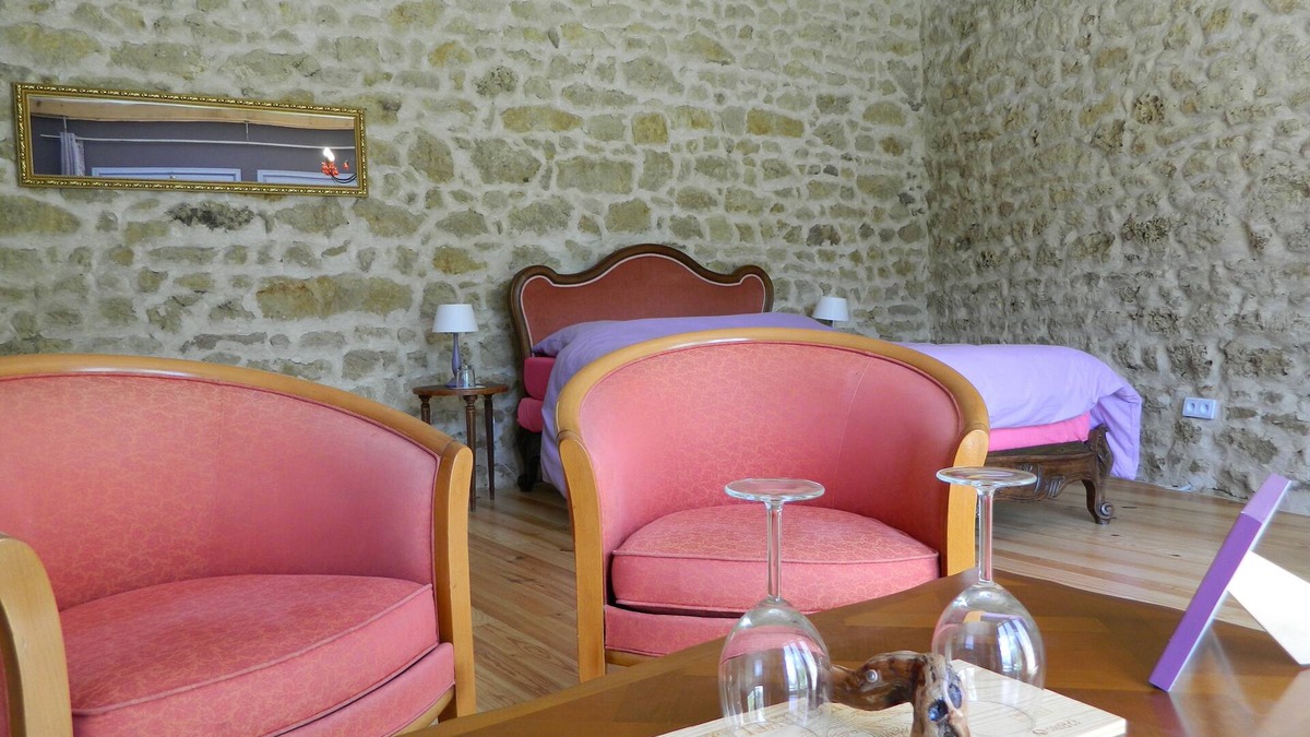 Saint-Seurin-de-Cadourne House | GUEST ROOM THE CHARLOTTE CADOURNAISE