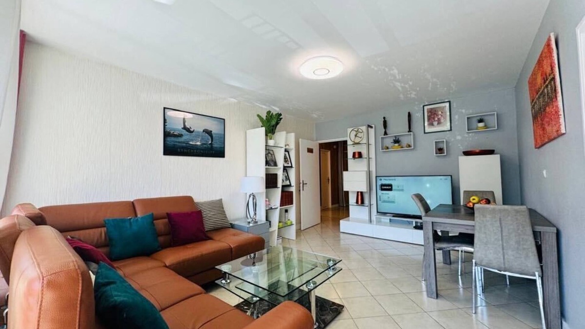 Villeneuve-Saint-Georges Bed & Breakfast | GUEST ROOM