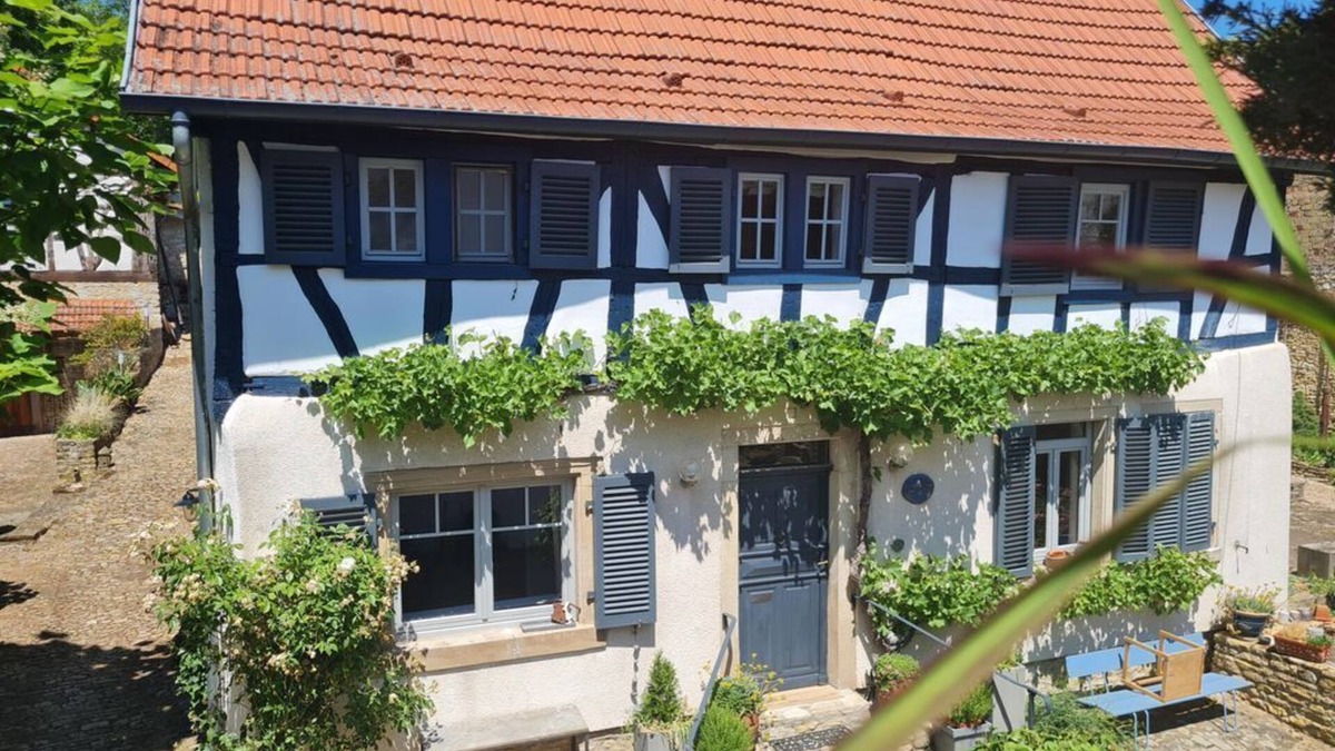 Vendersheim Apartment | Guest.Haus im Fachwerk - ÜB Apartment/Bathroom&Bedroom, Kitchen, Dining room