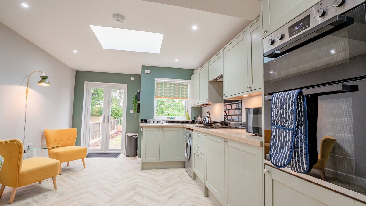 Pontrilas House | Guest Homes | Cosy Two Bed Home