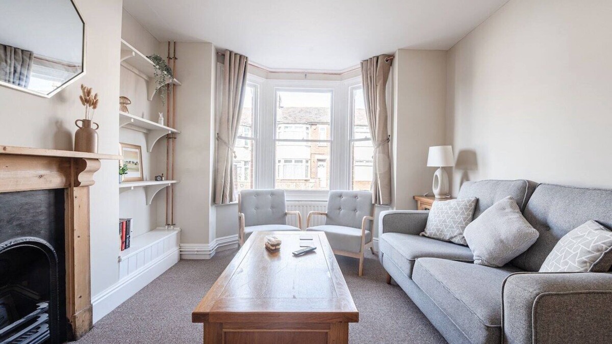 Ipswich House | Guest Homes | Sherrington Road Abode