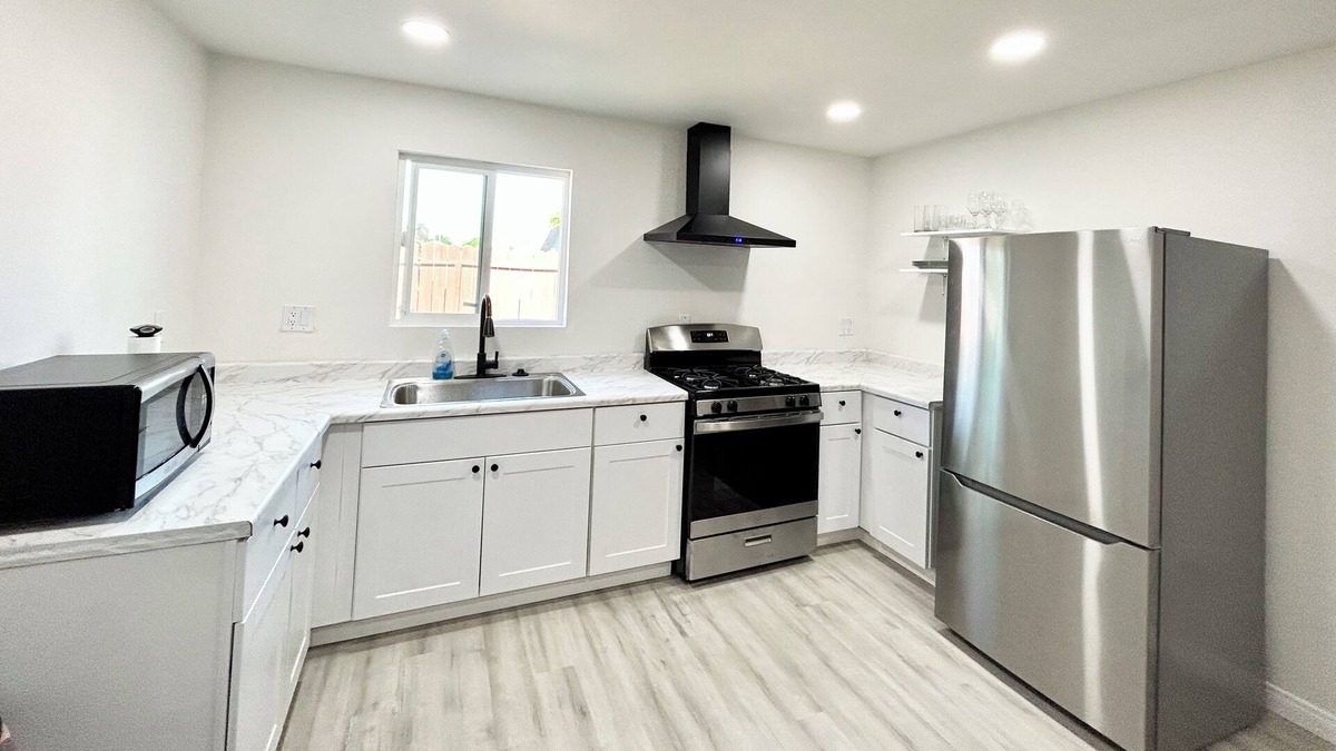 Norwalk House | Guest house 1bed-1bath in between DTLA and Orange County.
