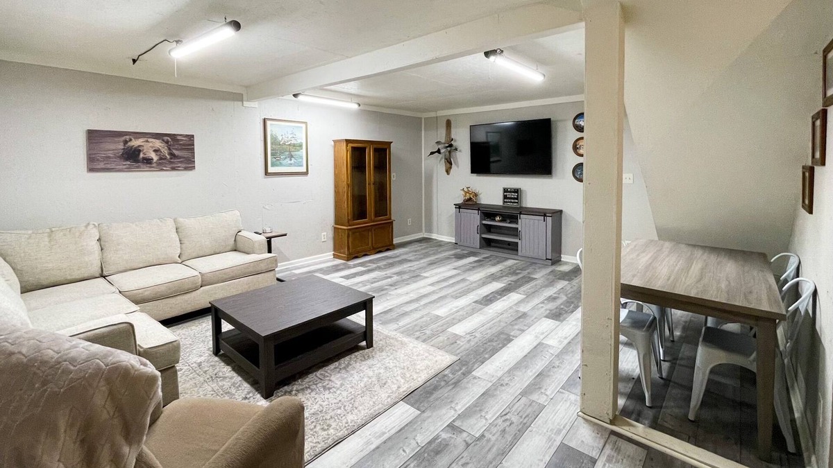 Union City House | Guest house and spacious shop located between Discovery Park and Reelfoot Lake