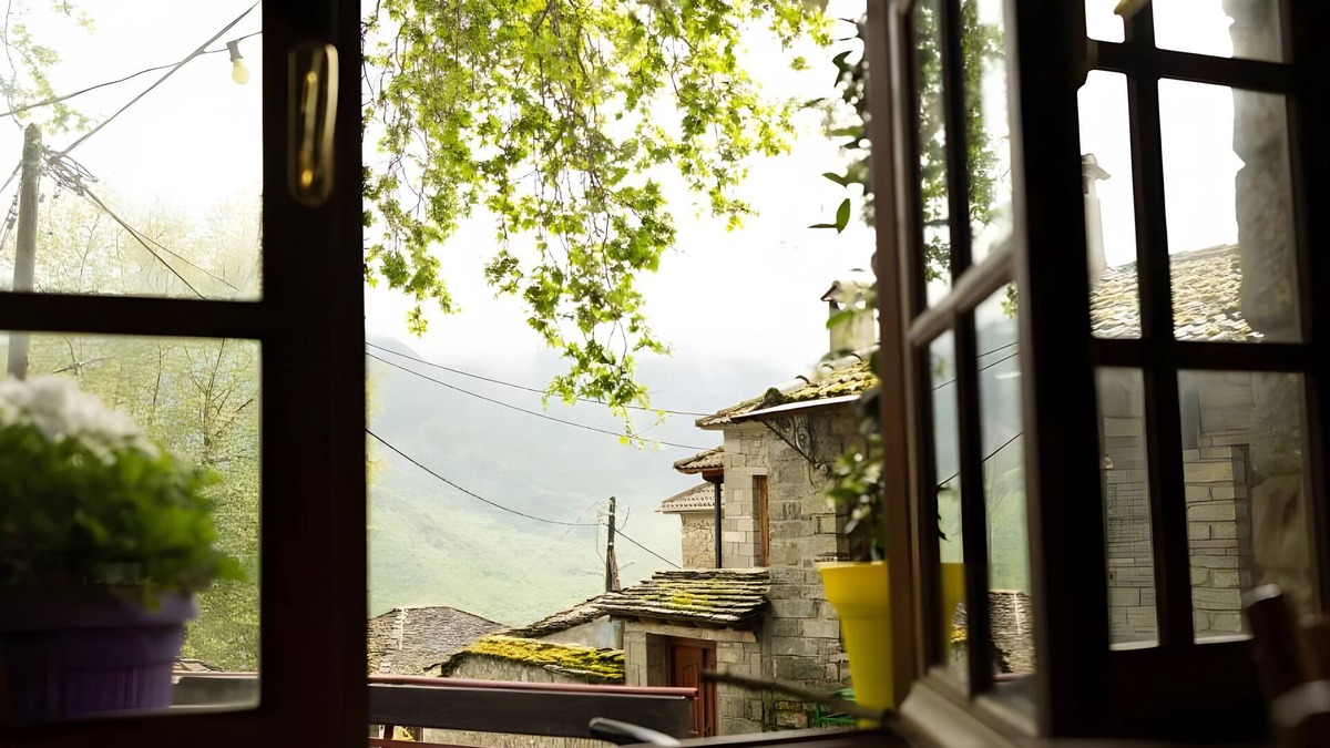 Pyrsogianni House | Guest House 'Armoloi Room 5' with Mountain View, Shared Terrace and Wi-Fi