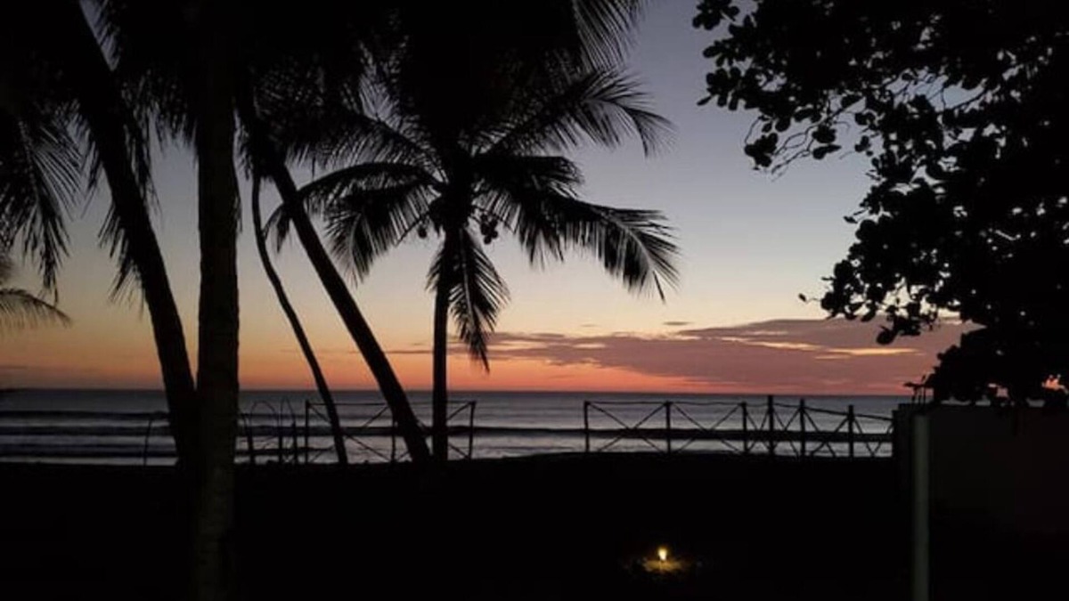 Poneloya Apartment | Guest house/casita, right on the beach, with a small pool.
