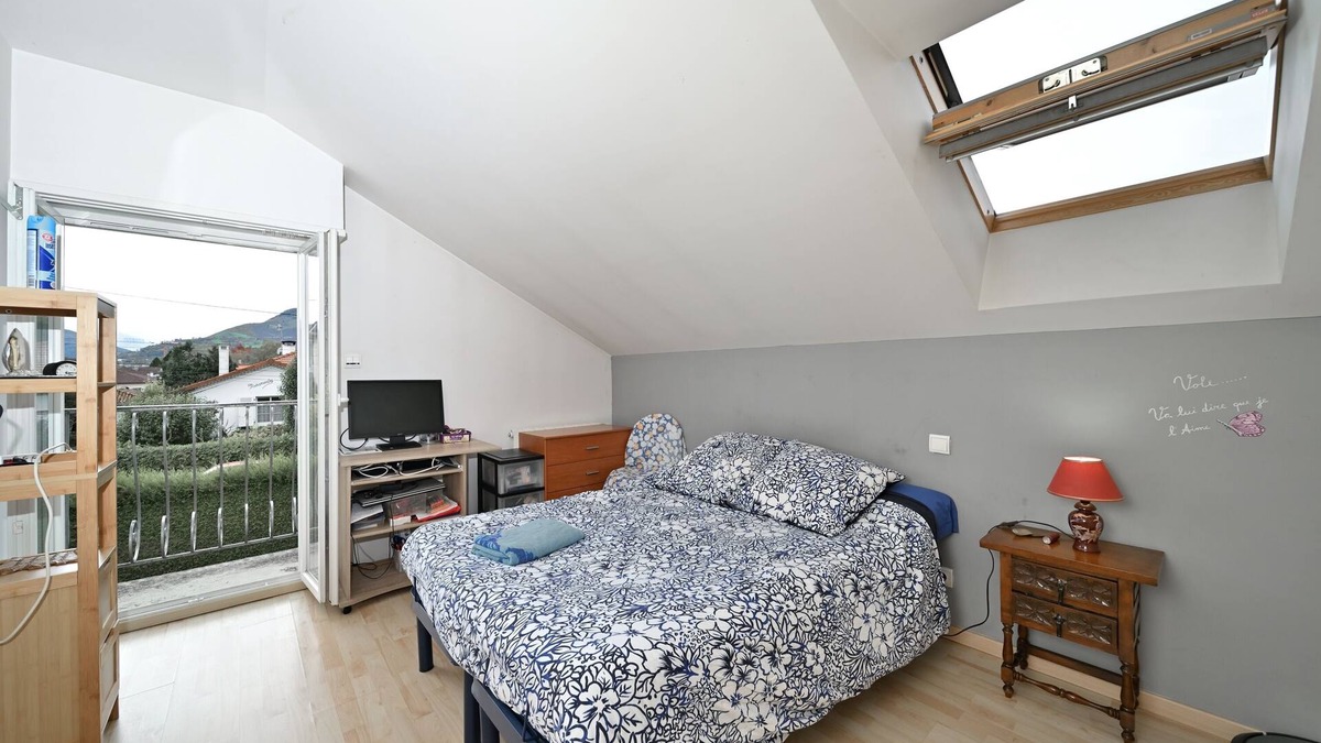 Lourdes Bed & Breakfast | Guest House 'Chambre D'hôtes Avec Balcon - 2 Prs' with Mountain View, Shared Terrace and Wi-Fi