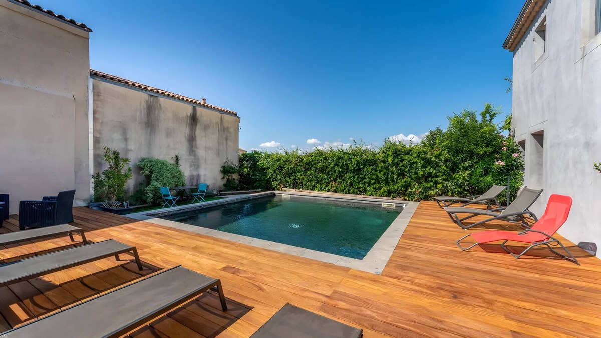 Rasteau House | Guest House 'Chambre Double' with Shared Pool, Private Terrace and Wi-Fi