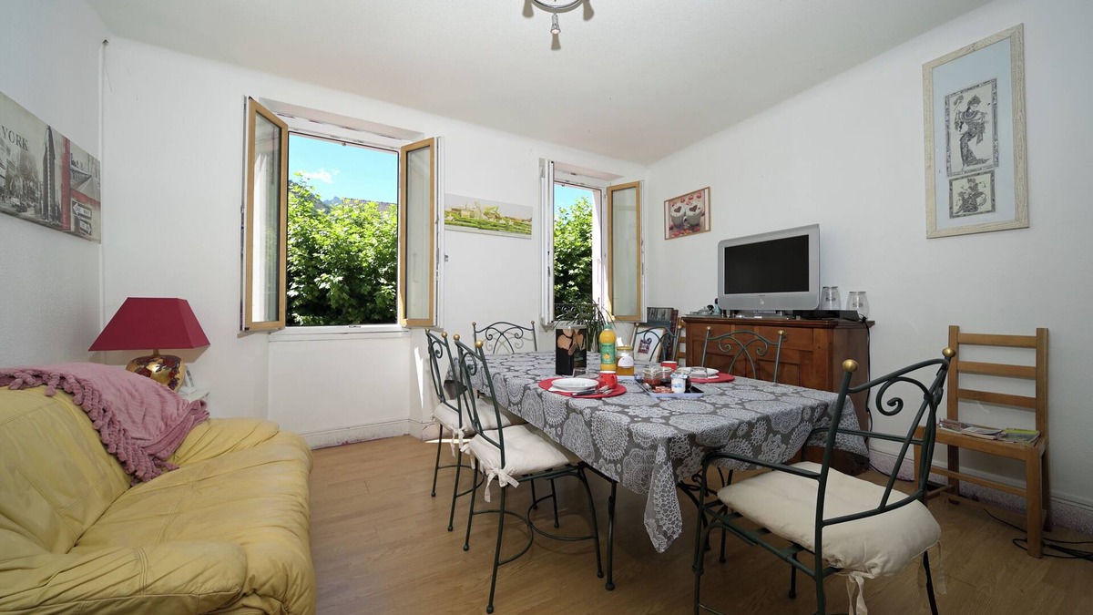 Auzat Bed & Breakfast | Guest House 'Chambre Verte' with Mountain View and Wi-Fi
