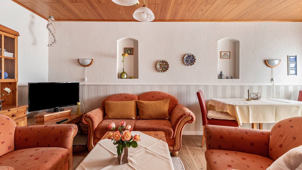 Bredstedt House | Guest House 'Ferienwohnung 3 Erdgeschoß' with Private Garden and Wi-Fi