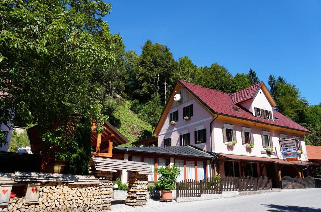 Cerkno House | Guest House Gostišče Gačnk V Logu