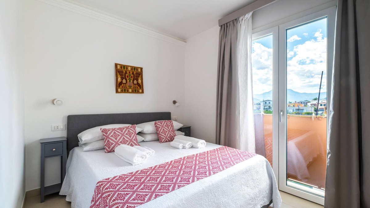 Lotzorai House | Guest House 'Grazia Deledda' with Shared Terrace, Wi-Fi and Air Conditioning