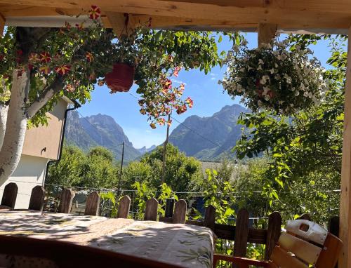 Vusanje House | Guest House GURI