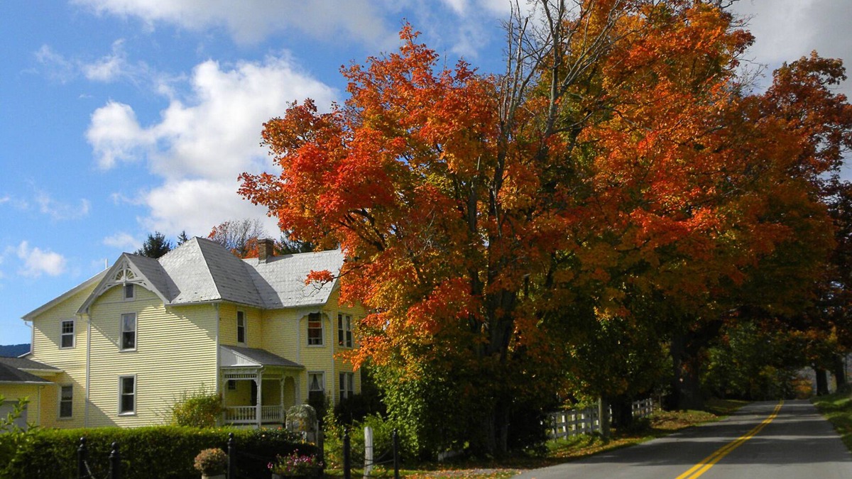 Tazewell House | Guest House in Burkes Garden VA on the Appalachian Trail and Va Bike Trail