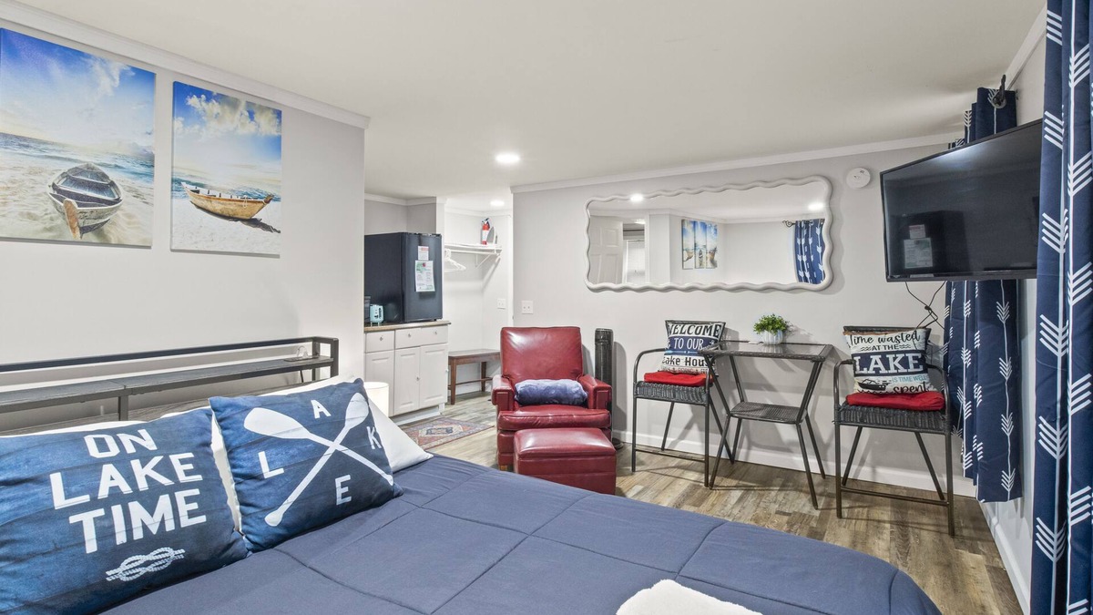 Watkins Glen Apartment | Guest House in the heart of Watkins Glen!