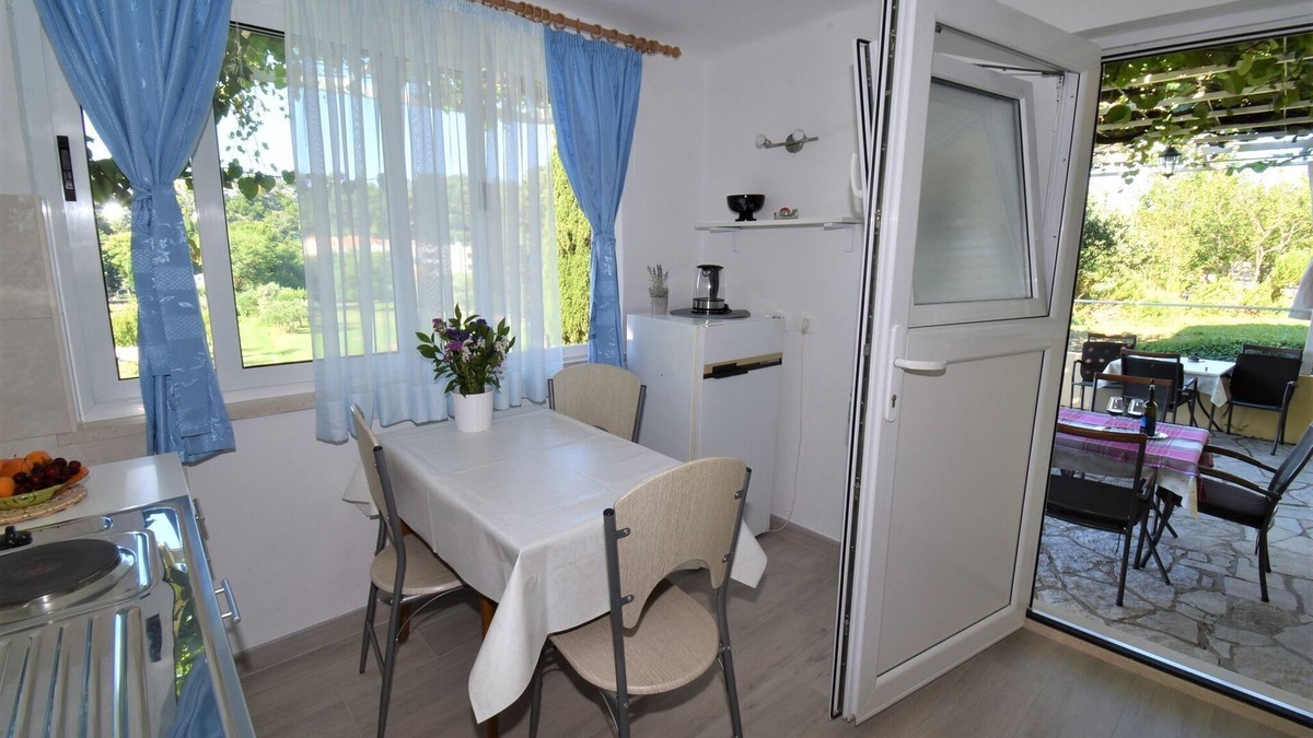 Srebreno Apartment | Guest House Kanjuo - Studio Apartment with Terrace and Garden View
