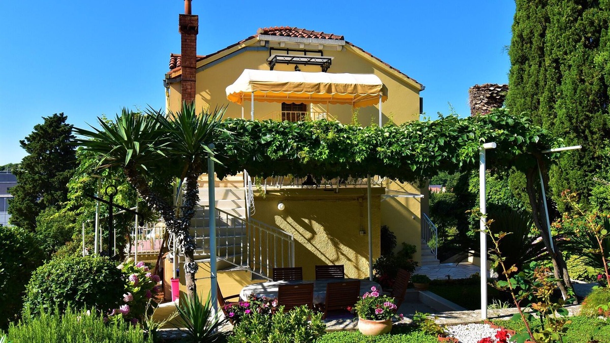 Srebreno Apartment | Guest House Kanjuo - Two Bedroom Apartment with Terrace and Garden View