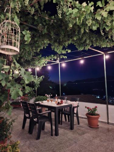 Gjirokaster House | Guest House Luna