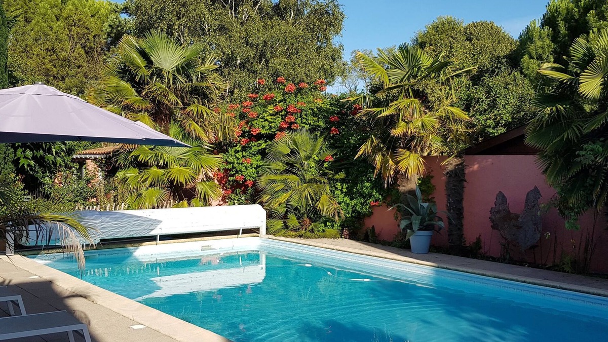 Puilboreau House | Guest house near downtown La Rochelle with heated pool