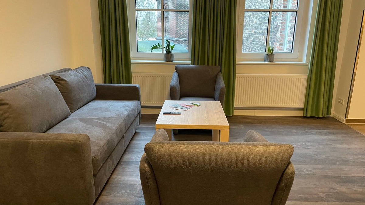Pasewalk Apartment | Guest house vacation apartment - Inspector 207 - Lokschuppen Pasewalk- Guest houses with