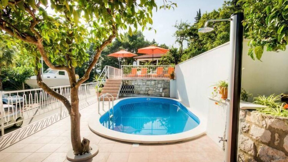 Mlini Apartment | Guest House Villa Nina- Comfort Triple Room with Balcony and Sea View (S1 - crvena)