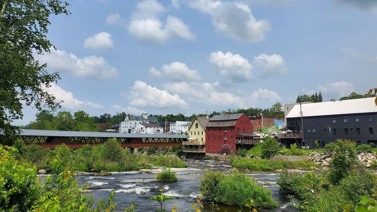 Littleton Apartment | Guest house walking distance from historic downtown Littleton