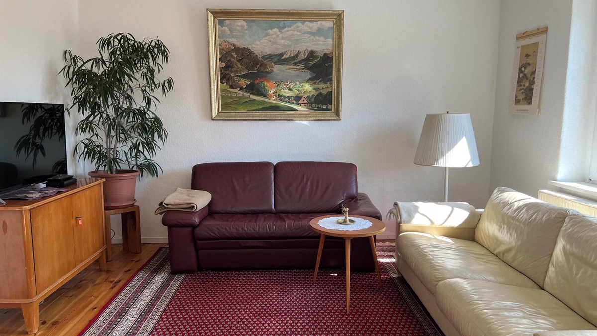 Kloster Lehnin House | Guest House 'Westfälischer Hof - 2nd Floor' with Garden & Wi-Fi