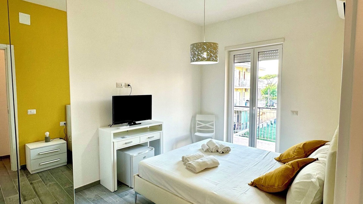 Portici House | Guest house with direct access to the beach