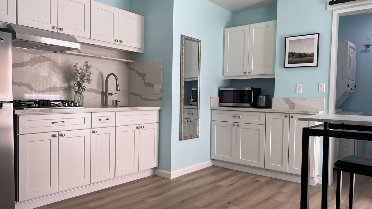 San Marcos House | Guest house with kitchen washer dryer in nice neighborhood next to scenic trail