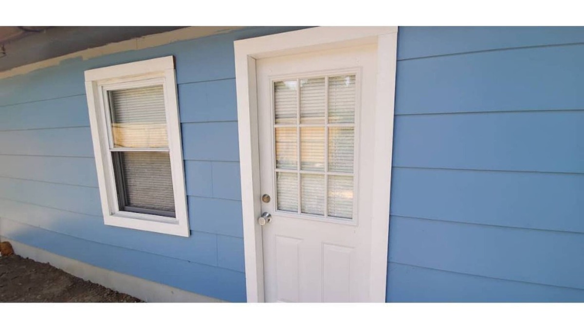 Pleasure Ridge Park House | Guest house with MAIDELIN