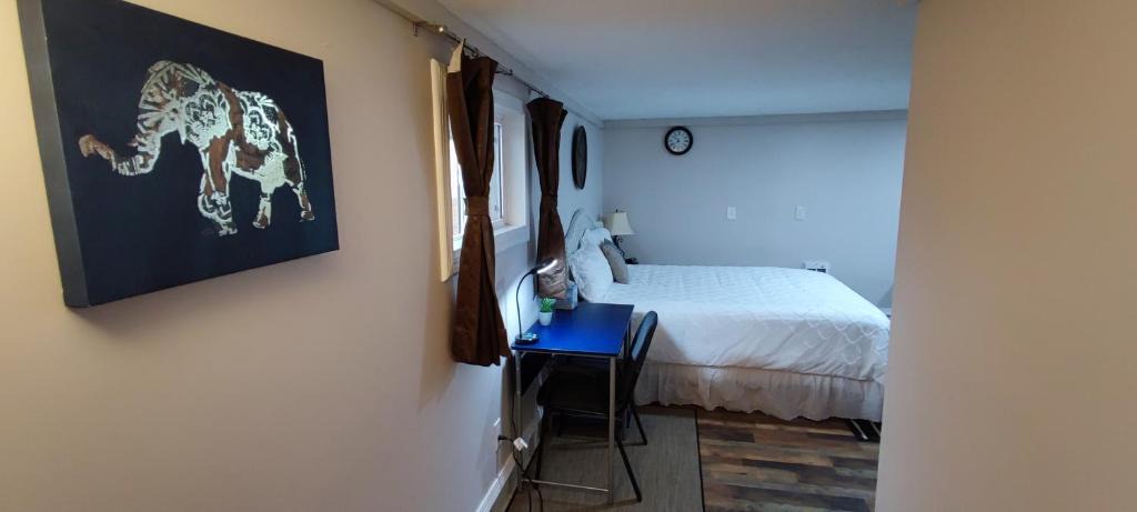Noblesville House | Guest House with Private Entrance- walk to Downtown Noblesville