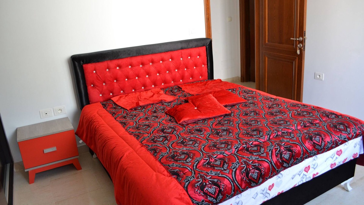 Hammam Sousse House | guest room 2 persons black/red