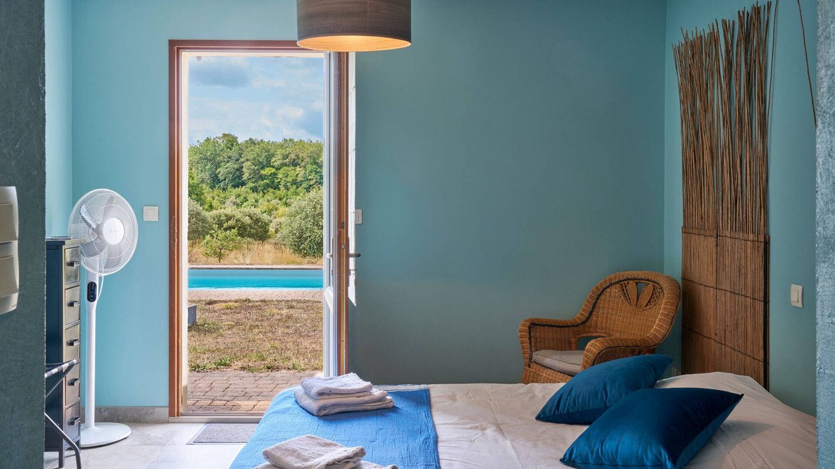 Gabillou Bed & Breakfast | Guest Room 'Bleuet Adapted for PRM' with Private Terrace, Shared Garden and Wi-Fi
