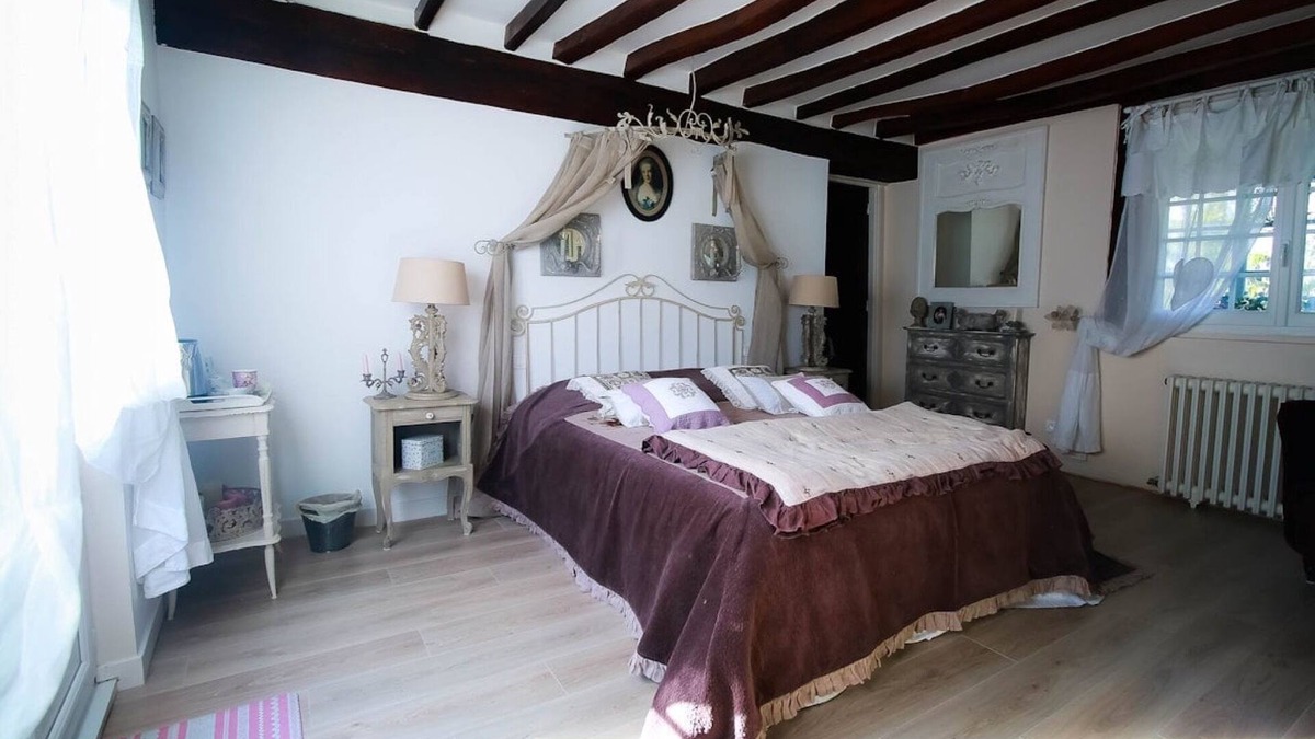 Suzay Bed & Breakfast | Guest Room "Marie Antoinette" with Breakfast, Pool, Private Terrace and Wi-Fi