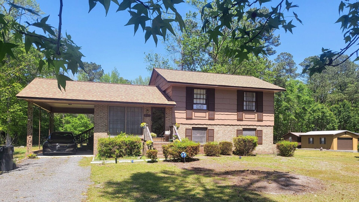 Barker Ten Mile House | 🌈guest room PET FRIENDLY ONLY 1.4 MILES FROM I-95
