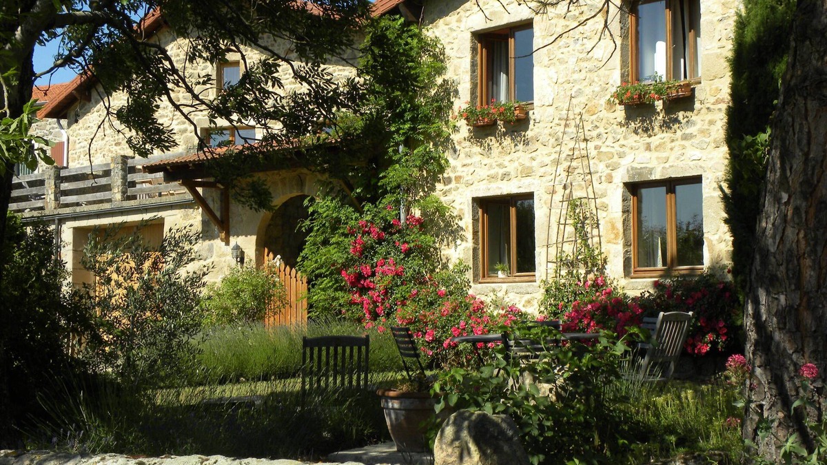 Hermitage-Tournonais-Herbasse-Pays de Saint-Felicien House | Guest rooms and table d'hôtes with swimming pool and jacuzzi